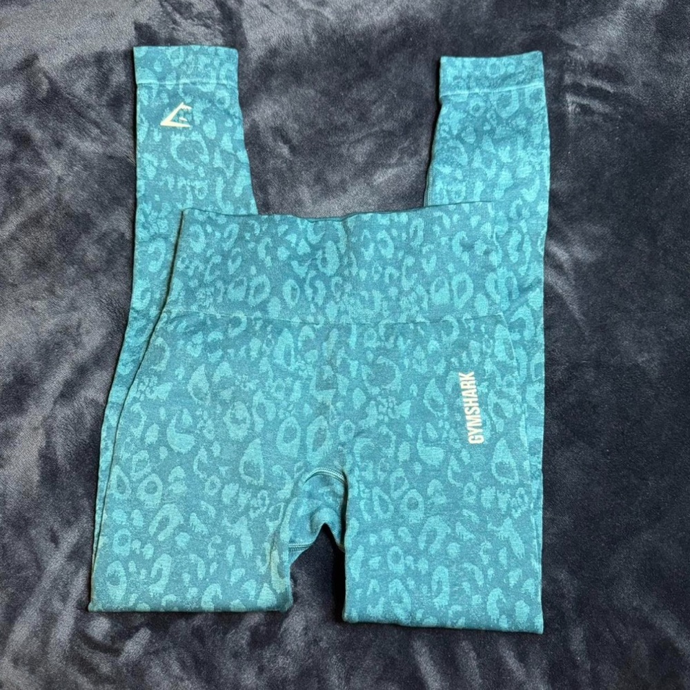 Gymshark Blue leopard print leggings